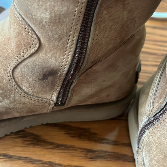 Size 7 UGG Brown Suede Boots - Picture 8 of 10